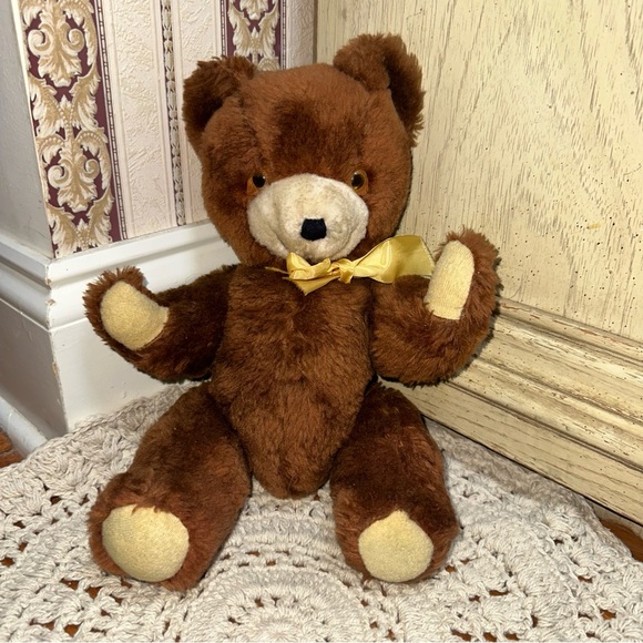 Antique jointed knickerbocker teddy bear